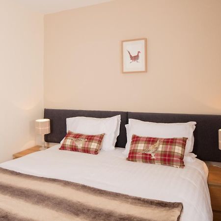 The Gordon Arms Hotel West Linton Buitenkant foto