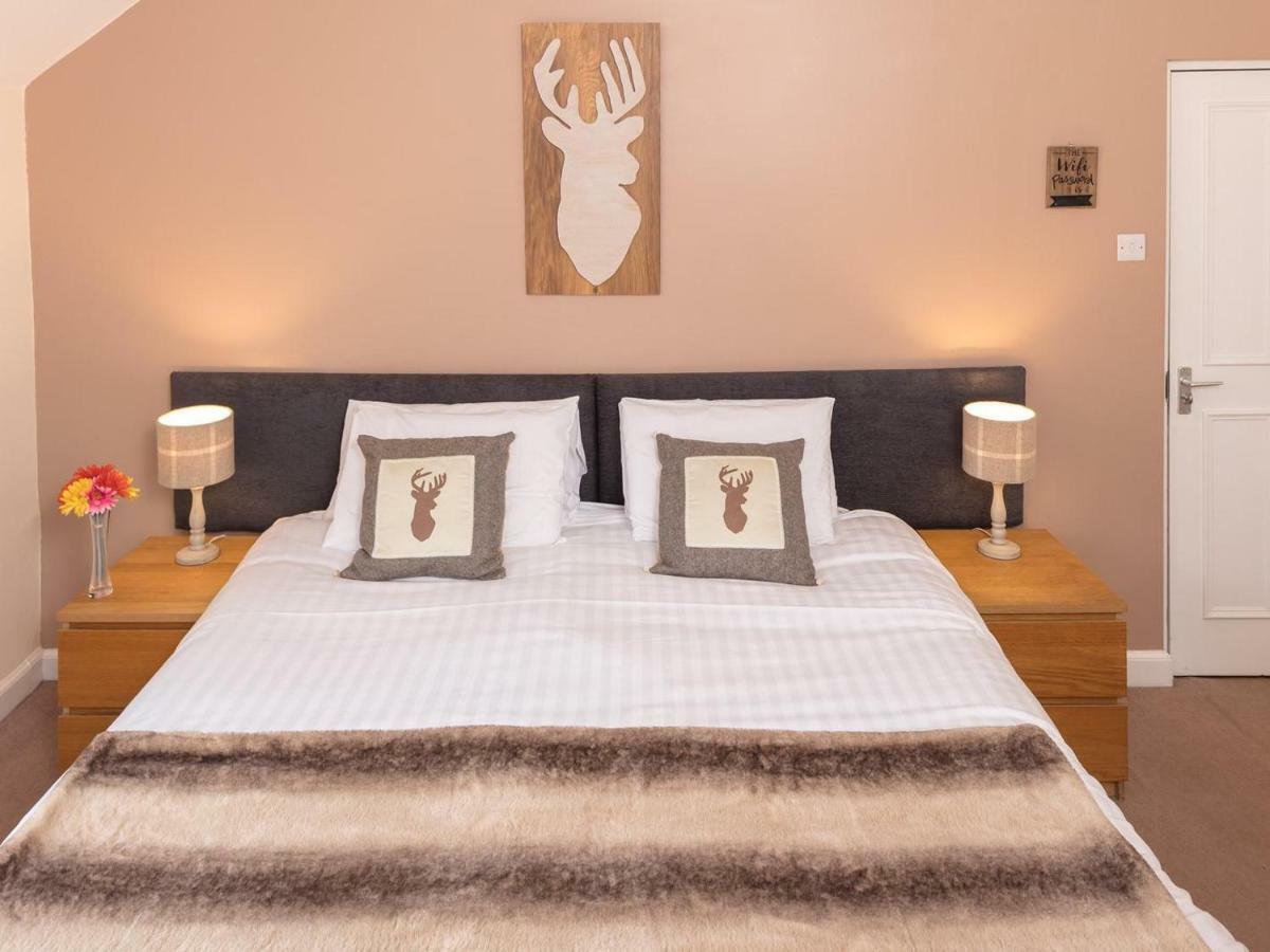 The Gordon Arms Hotel West Linton Buitenkant foto