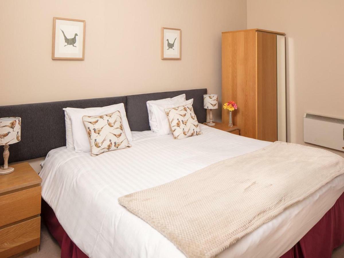 The Gordon Arms Hotel West Linton Buitenkant foto
