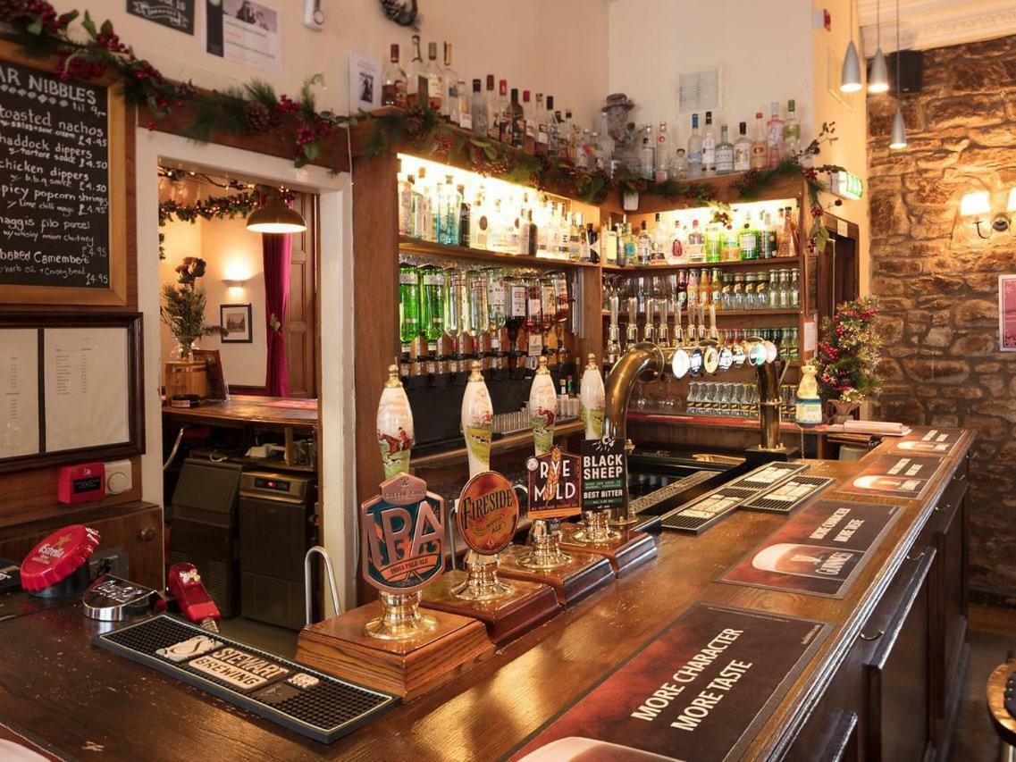 The Gordon Arms Hotel West Linton Buitenkant foto